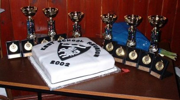 01) The amazing Reunion cake and the awards ...